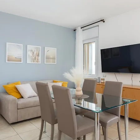 Unicorn House - Stunning Sea View With Pool Apartman