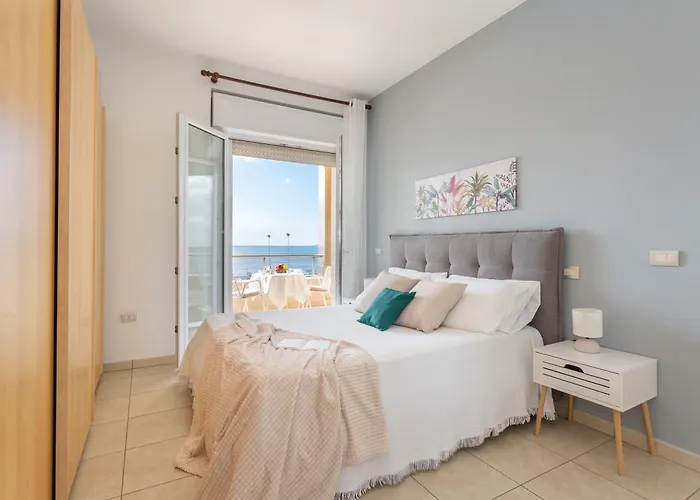 Unicorn House - Stunning Sea View With Pool Apartman