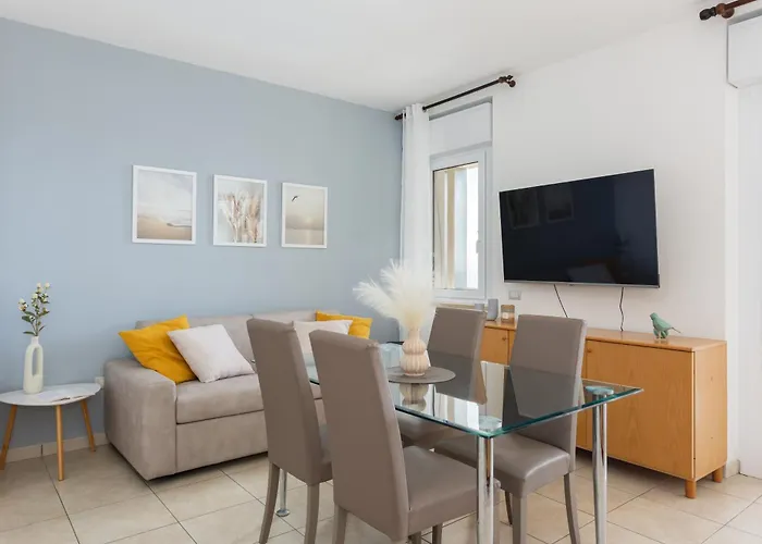 Unicorn House - Stunning Sea View With Pool Apartman