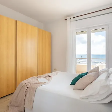 Unicorn House - Stunning Sea View With Pool Apartmán *