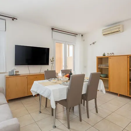 Apartmán Unicorn House - Stunning Sea View With Pool