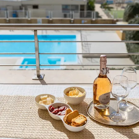 Unicorn House - Stunning Sea View With Pool Apartmán